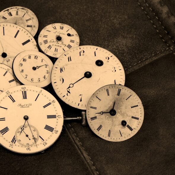 watches, old, antique-1204696.jpg
